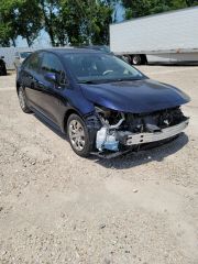 2021 Toyota Corolla LE - Exterior Front Right Corner Image